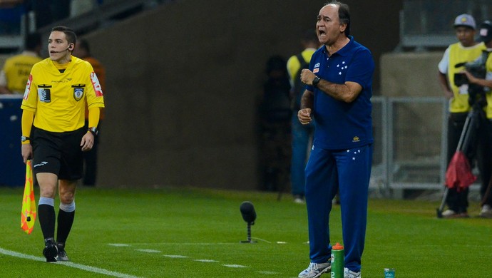 Marcelo Oliveira comandou o Cruzeiro no jogo de ida pelas oitavas de final da Copa do Brasil (Foto: Washington Alves / Light Press)