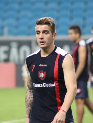 Buffarini, lateral-direito do San Lorenzo  (Foto: Diego Guichard)