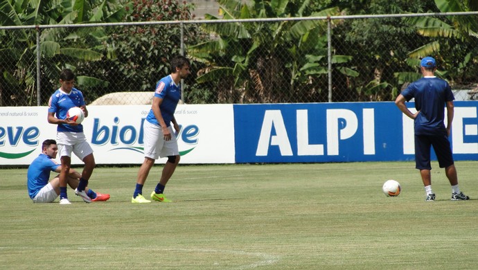 Paulo André, zagueiro do Cruzeiro (Foto: Léo Simonini)