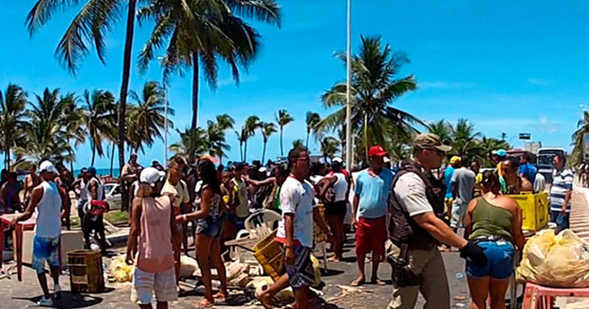 G1 Grupo bloqueia via em manifestaç u00e3o na orla de Salvador notícias em Bahia Adesivo De Parede Quarto Infantil ~ G1 Grupo bloqueia via em manifestaç u00e3o na orla de Salvador notícias em Bahia