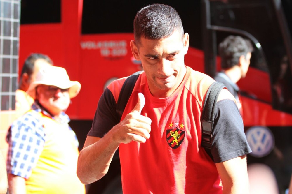 Presidente rubro-negro nega saída de Diego Souza: 