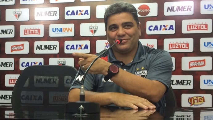 Marcelo Cabo - técnico do Atlético-GO (Foto: Fernando Vasconcelos / GloboEsporte.com) Marcelo Cabo - técnico do Atlético-GO (Foto: Fernando Vasconcelos / GloboEsporte.com)