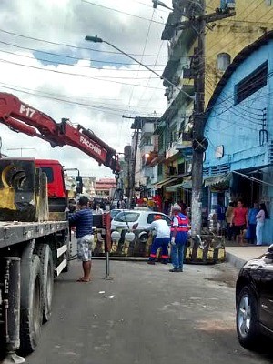 G1 Cheia interdita trecho da Rua Barão de São Domingos Centro de