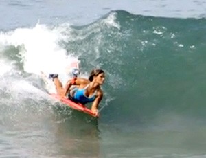 Camila de Souza Sampaio surfe Nas Ondas  (Foto: Reprodução)
