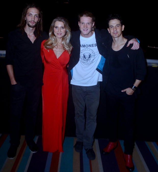 Pablo Vares, Letícia Spiller, Pedro Novaes e João Silveira (Foto: AgNews) Pablo Vares, Letícia Spiller, Pedro Novaes e João Silveira (Foto: AgNews)
