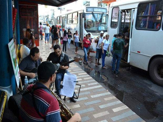 Músicos serão contratados para se apresentarem em pontos de ônibus (Foto: Ascom/PMM) Músicos serão contratados para se apresentarem em pontos de ônibus (Foto: Ascom/PMM)
