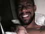 Léo Moura posa com o filho recém-nascido, Lucca: 'Colinho do papai'