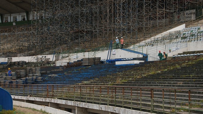 estádio amigão em obras csp x sport campina (Foto: Silas Batista / GloboEsporte.com/pb)