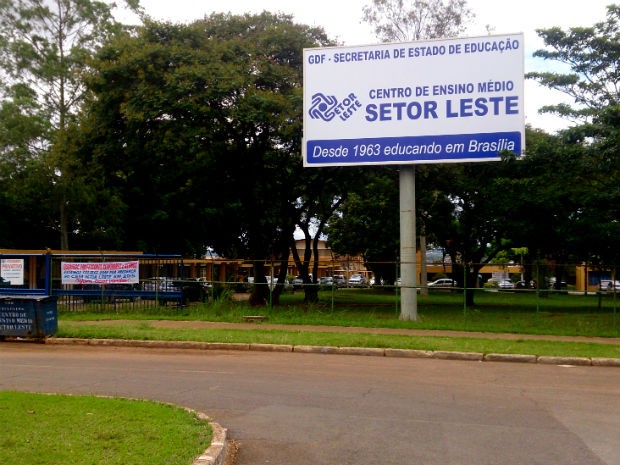 Fachada do Centro de Ensino Médio Setor Leste, na L2 Sul (Foto: Mateus Rodrigues/G1) Fachada do Centro de Ensino Médio Setor Leste, na L2 Sul (Foto: Mateus Rodrigues/G1)