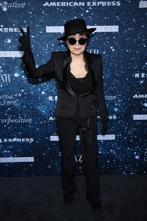 Yoko Ono em evento em Nova York, nos Estados Unidos (Foto: Dimitrios Kambouris/ Getty Images/ AFP)