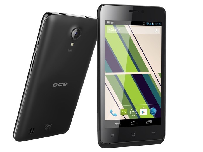 CCE Motion.Plus SC452TV é um smartphone de entrada com Android Jelly Bean e TV Digital (Foto: Divulgação/CCE)