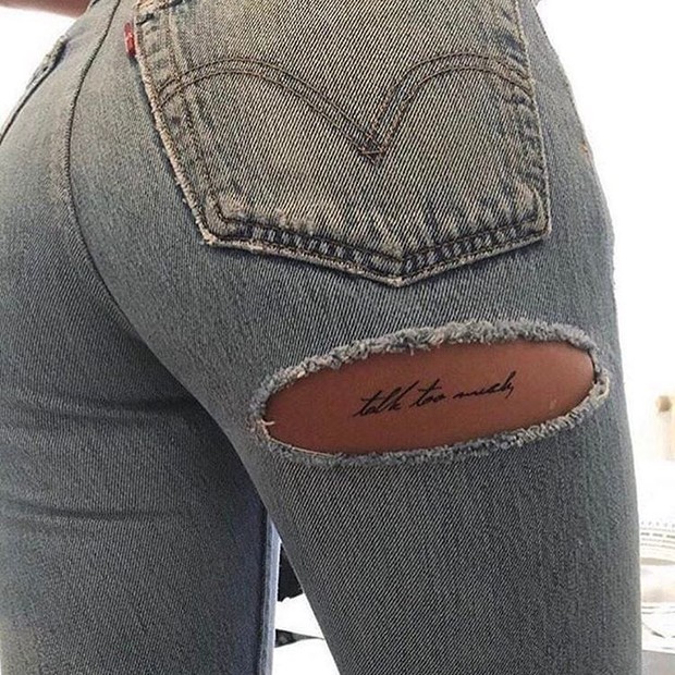 Jeans rasgado no Bumbum  (Foto: Reprodução Instagram)