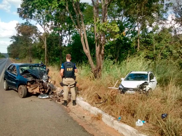 Três pessoas ficaram feridas em acidente na BR-242, em Barreiras (Foto: George José/ Blog Sigi Vilares)