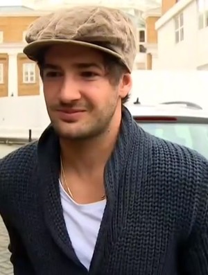 Em Londres, Alexandre Pato afirma que quer ficar para sempre na Europa