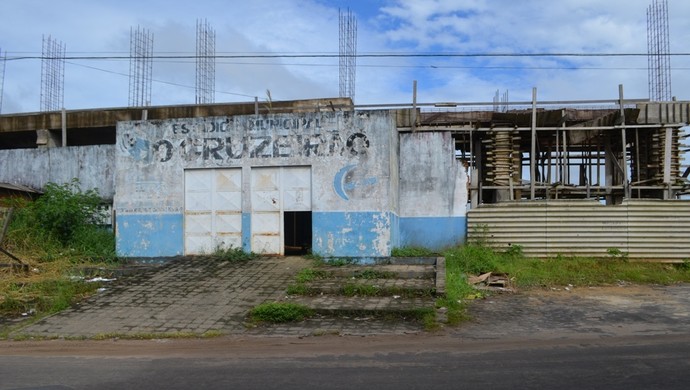 Estádio Cruzeirão, em Cruzeiro do Sul (Foto: Vanísia Nery/G1)