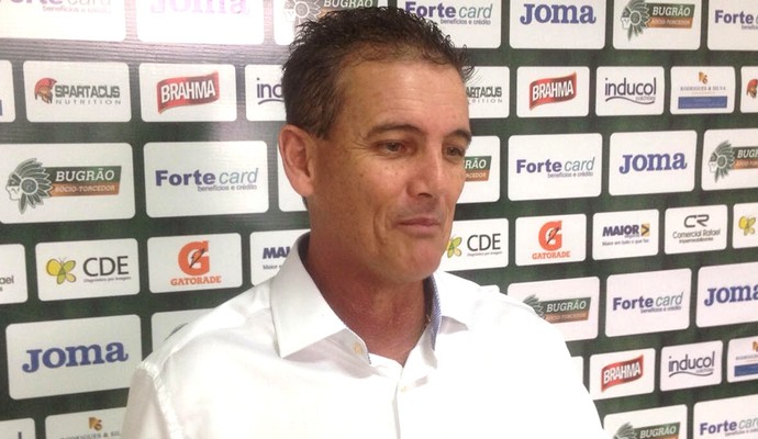 Paulo Roberto Santos técnico Guarani (Foto: Caio Maciel)