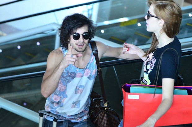 Sophia Abrahão e Fiuk no aeroporto Santos Dumont (Foto: William Oda / AgNews)