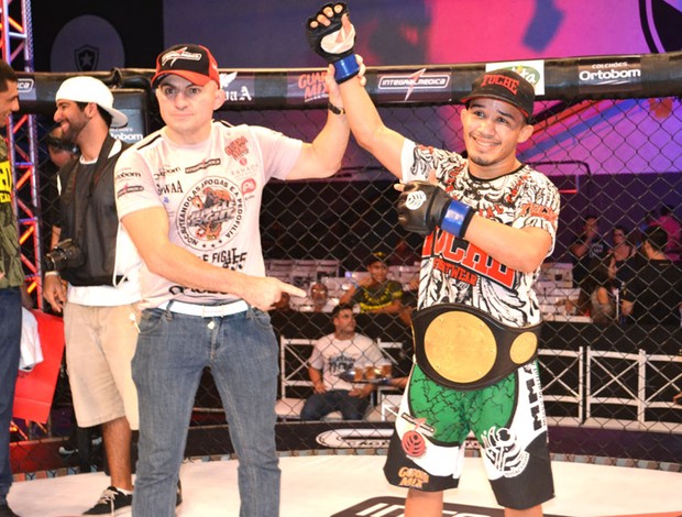 Junior Boya campeão interino peso-mosca Jungle Fight 55 (Foto: Adriano Albuquerque)