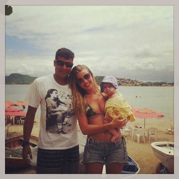 Debby Lagranha e família (Foto: Reprodução/Instagram)