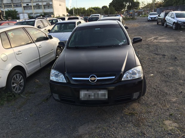 Carro foi recuperado pela polícia em operação (Foto: Divulgação/ Polícia Civil) Carro foi recuperado pela polícia em operação (Foto: Divulgação/ Polícia Civil)