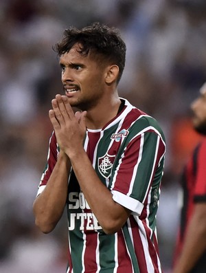 Gustavo Scarpa lamenta Fluminense x Atlético-PR (Foto: André Durão)