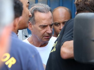 O empresário Adir Assad, preso da Operação Saqueador, é transferido do Presídio Ary Franco para o Complexo Penitenciário de Gericinó (Bangu 8) em Bangu, na Zona Oeste do Rio de Janeiro (Foto: Fábio Motta/Estadão Conteúdo)