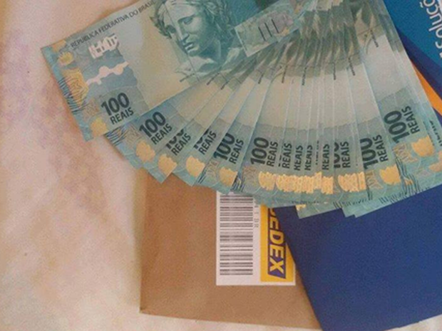 Perfil em rede social vende notas falsas pela internet (Foto: Foto: Reprodução/Facebook)