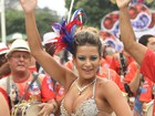 Lucilene Caetano exibe gordurinhas e menos músculos em dia de samba