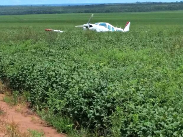 Segundo a Polícia Civil, avião teria realizado um pouso forçado na fazenda (Foto: Divulgação/Polícia Civil de Mato Grosso)