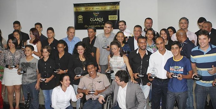 Atletas foram homenageados pelo "Montes Claros Olímpica" (Foto: Tico Cordeiro)