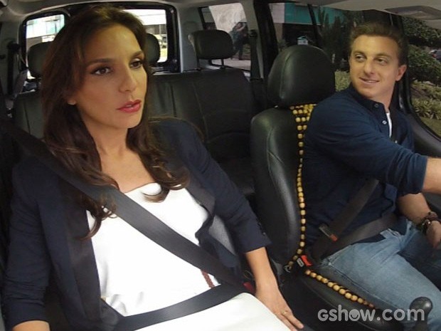 Luciano Huck dá uma carona a Ivete (Foto: Caldeirão do Huck / TV Globo) Luciano Huck dá uma carona a Ivete (Foto: Caldeirão do Huck / TV Globo)