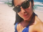 Priscila Pires dá bom dia em rede social só de biquíni