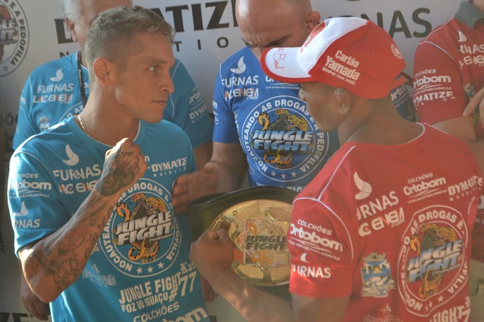 Nildo Katchal e Bruno Menezes Jungle Fight MMA (Foto: Raphael Marinho)