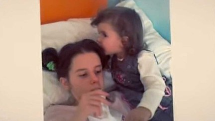 Mãe acorda de coma após 7 anos e vê filha pela primeira vez  (Gordan Nikic / Gofoundme / Reprodução) )