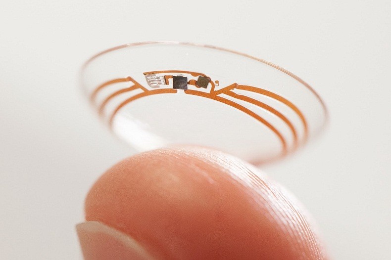 As lentes possuem sensores minúsculos para monitorar a glicose (Foto: Divulgação Google)