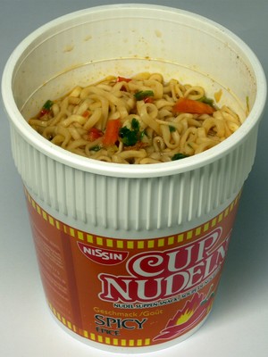 Cup Noodles, da Nissin (Foto: Rainer Zenz / Wikipédia)