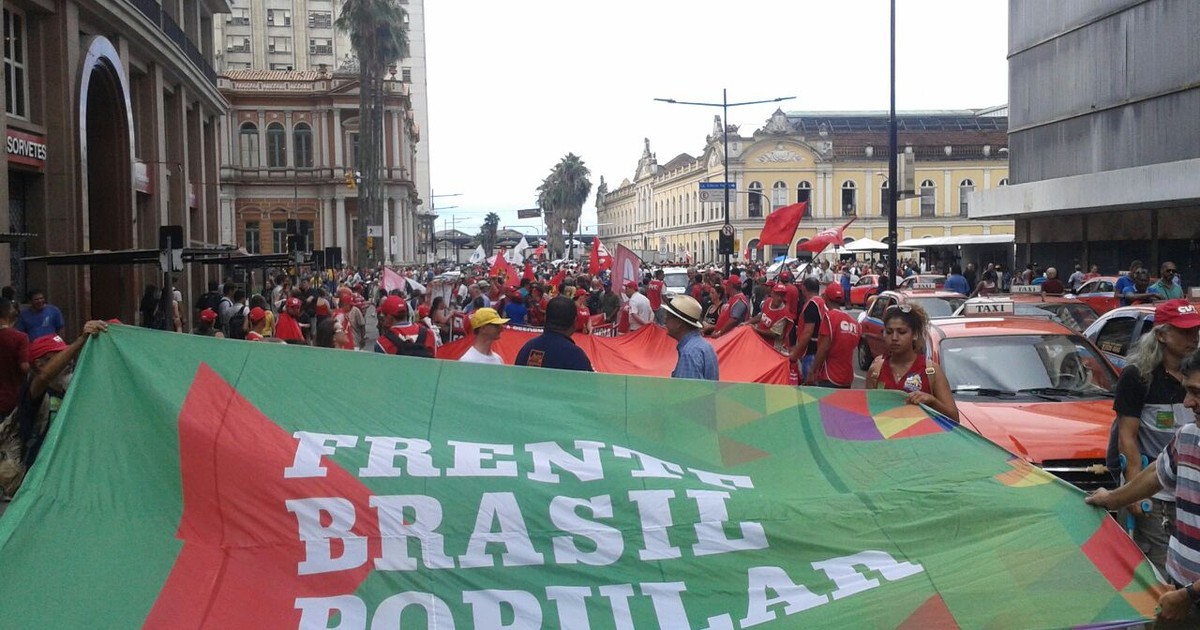 Com marcha, começa Fórum Social das Resistências em Porto Alegre - Globo.com