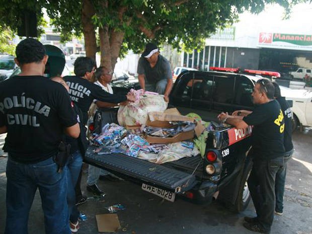 Mídias Piratas Centro Comercial Belém Comércio CDs DVDs Jogos Eletrônicos Apreensão Polícia Civil (Foto: Divulgação)