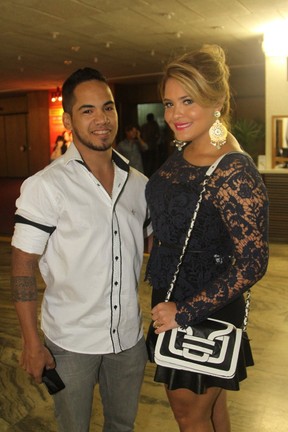 Geisy Arruda com o namorado, Ricardo de Souza, em teatro em São Paulo (Foto: Thiago Duran/ Ag. News)