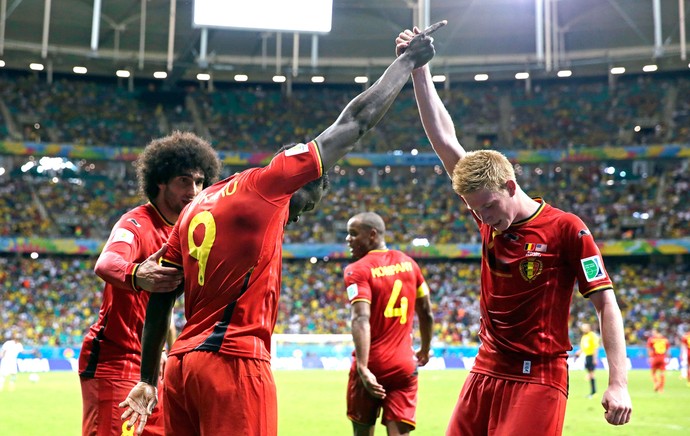 Lukaku e Kevin De Bruyne gol jogo Estados Unidos x Bélgica Arena Fonte Nova (Foto: AP) Lukaku e Kevin De Bruyne gol jogo Estados Unidos x Bélgica Arena Fonte Nova (Foto: AP)