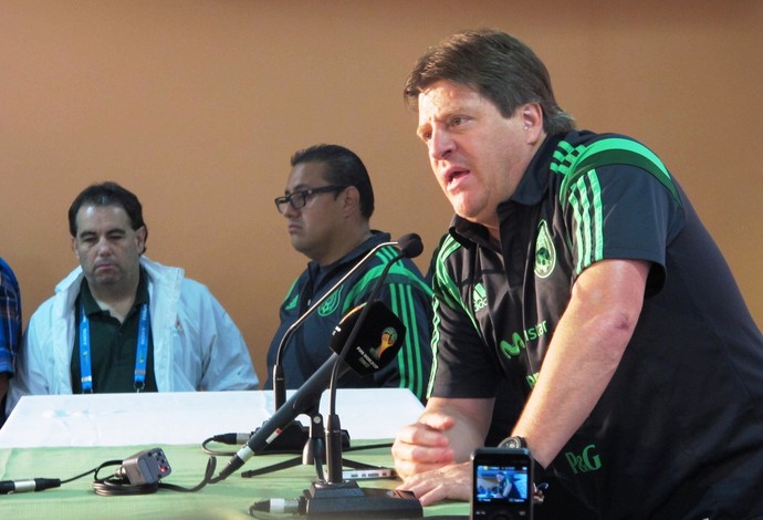 O técnico Miguel Herrera não está preocupado com o saldo de gols da seleção mexicana (Foto: Marcelo Hazan)