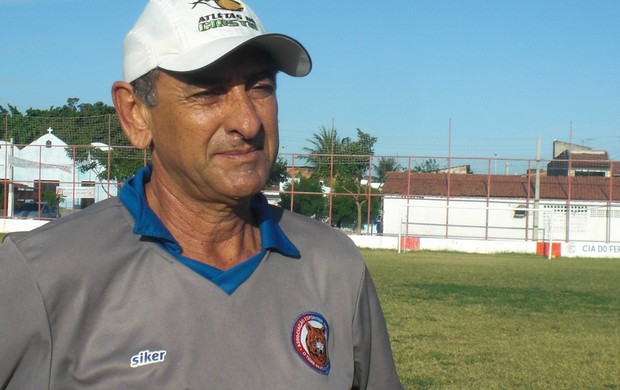 Danilo Augusto, técnico do Tiradentes (Foto: Thaís Jorge)