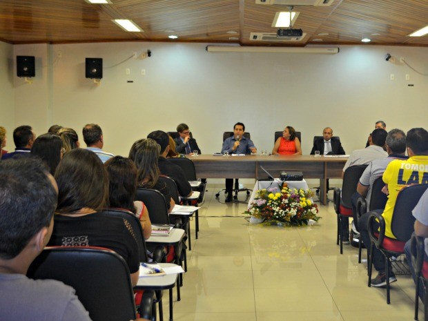 Declarações foram feitas durante encontro de prefeitos em Cruzeiro do Sul  (Foto: Anny Barbosa/G1)