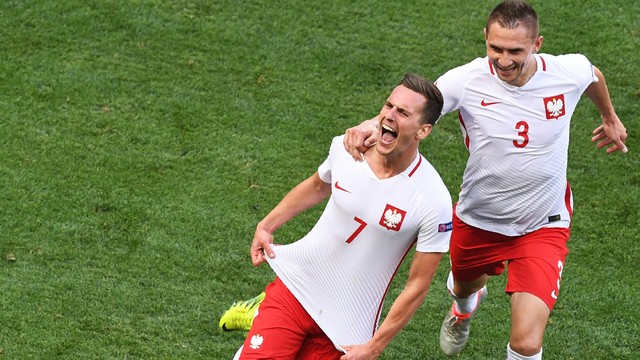 Polônia sufoca Irlanda do Norte e vence seu 1° jogo na história da Eurocopa com placar magro 000_bs65b_cQAVs8q