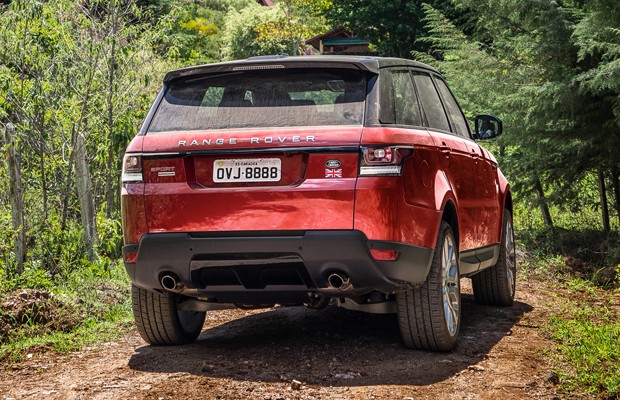 Traseira de Evoque, só que maior (Foto: Divulgação / Marcos Camargo)