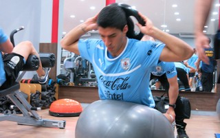 Luis Suarez Uruguai treino Academia (Foto: Edgard Maciel)
