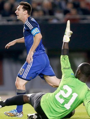 Messi jogo amistoso Argentina x Trinidad e Tobago (Foto: AP)