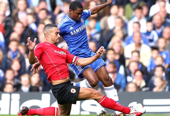 Samuel Eto'o e Steven Caulker Chelsea e Cardiff (Foto: Getty Images) Samuel Eto'o e Steven Caulker Chelsea e Cardiff (Foto: Getty Images)