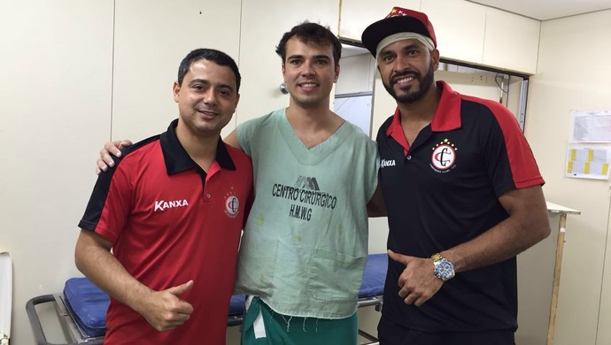 Glédson sofreu um corte na cabeça durante a partida com o Globo FC (Foto: Divulgação / Campinense)