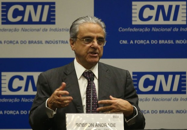 O presidente da Confederação Nacional da Indústria (CNI), Robson Andrade, divulga o balanço do desempenho da indústria e da economia brasileira (Foto: Antônio Cruz/Agência Brasil)
